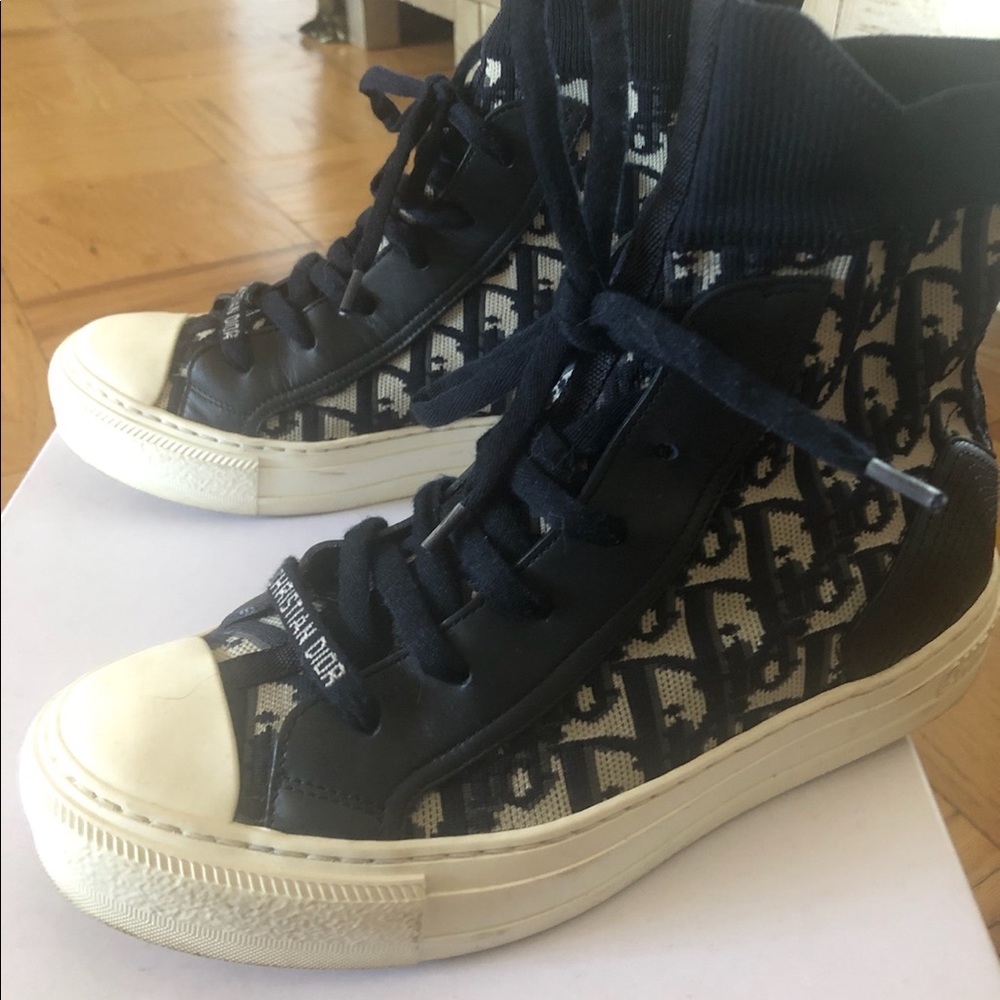 Dior mid top logo sneaker